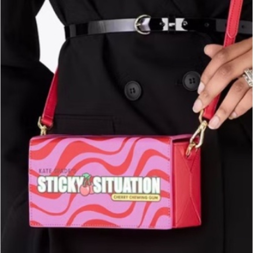 Kate Spade Bubble Gum 3D
Crossbody Bag